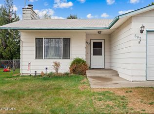 602 N 8th St, Zillah, WA