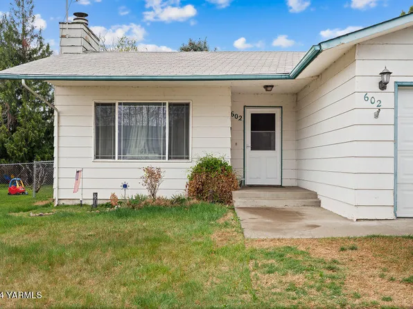 602 N 8th St, Zillah, WA 98953