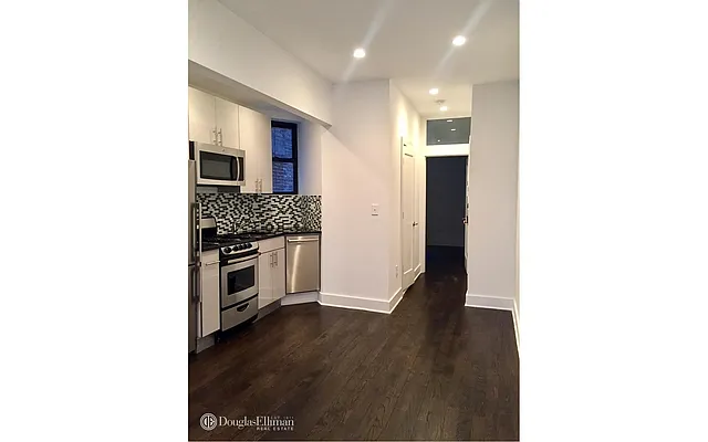 Rented by Douglas Elliman | media 20