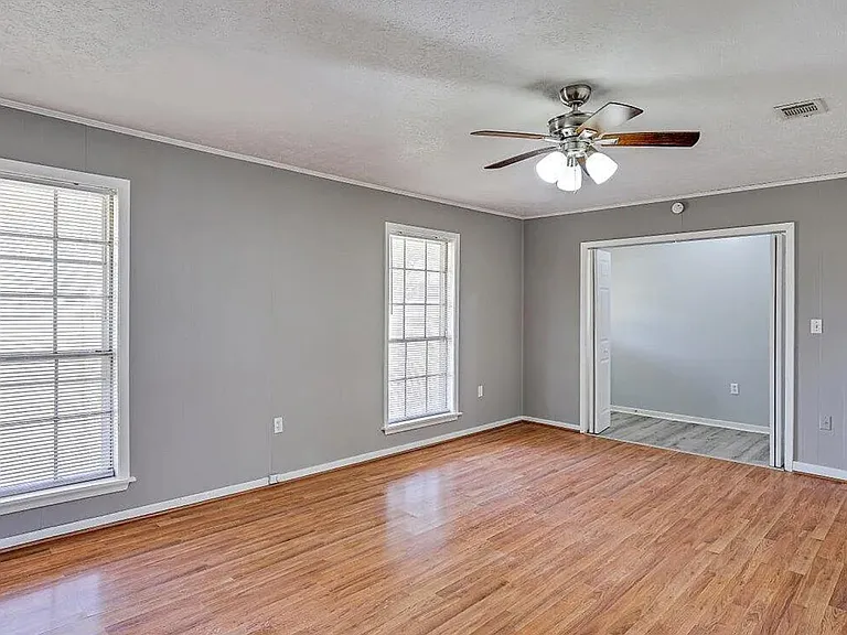 221 Pecan Hill Dr — Photo 6