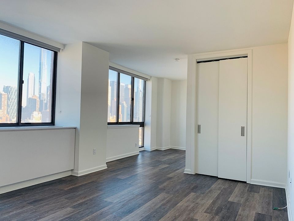1st image of 520 W 43rd St APT 20C