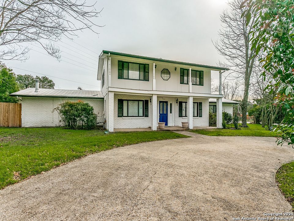 1st image of 302 WEATHERCOCK LN