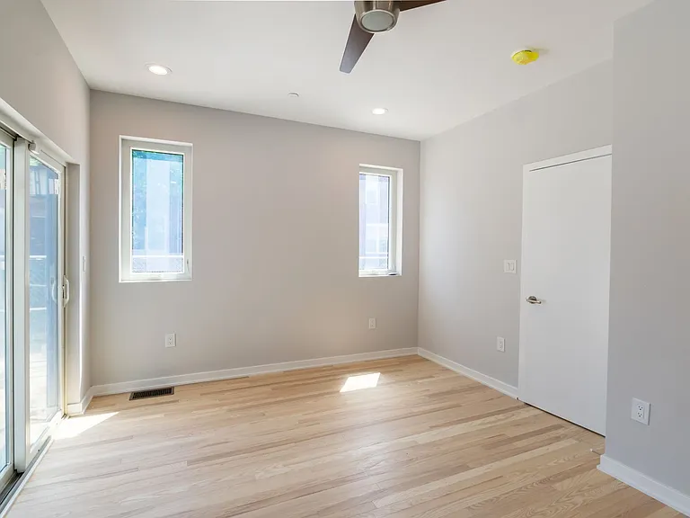 1351 S Myrtlewood St — Photo 13