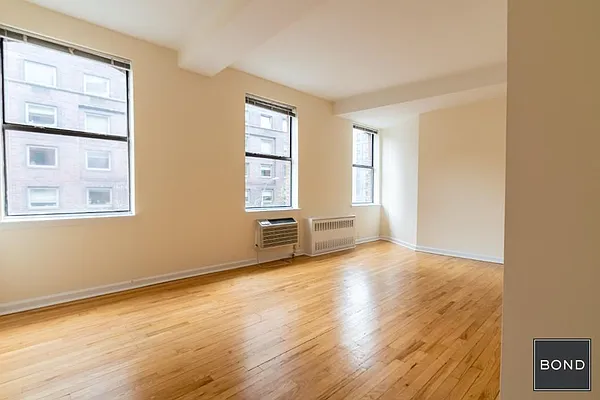 Rented by Bond New York | media 1