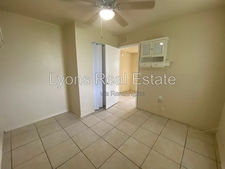8110 Howell Ave — Photo 12
