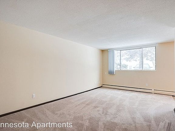 3rd image of 208 Hoyt Ave W APT G7