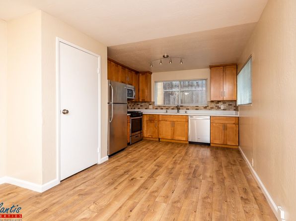 1272 Poplar Ave APT C