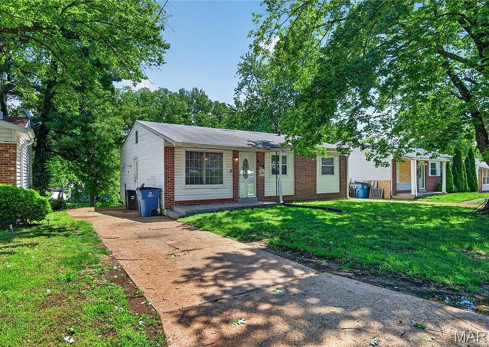 1st image of 10076 Royal Dr