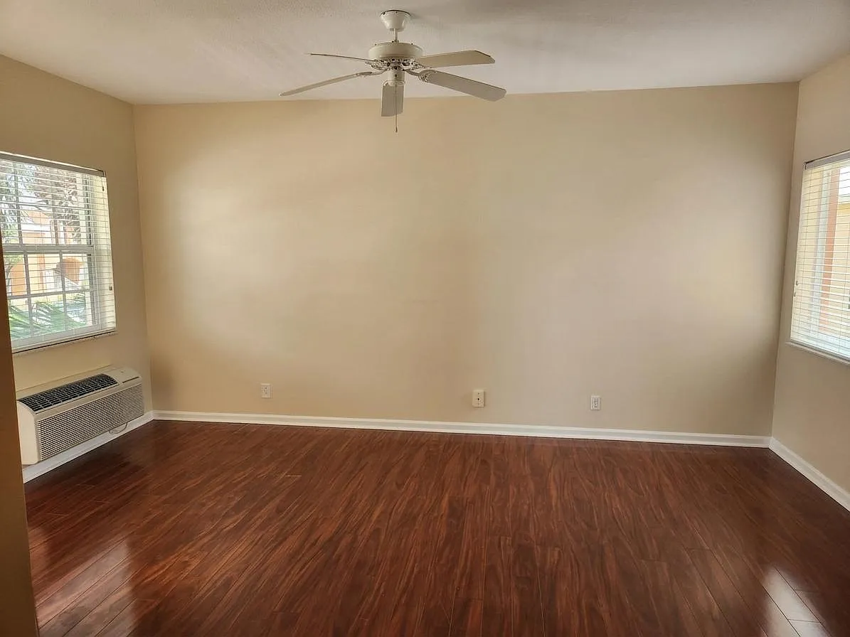 1 bed, 1.0 bath, 400 sqft, $1,300 — Photo 3