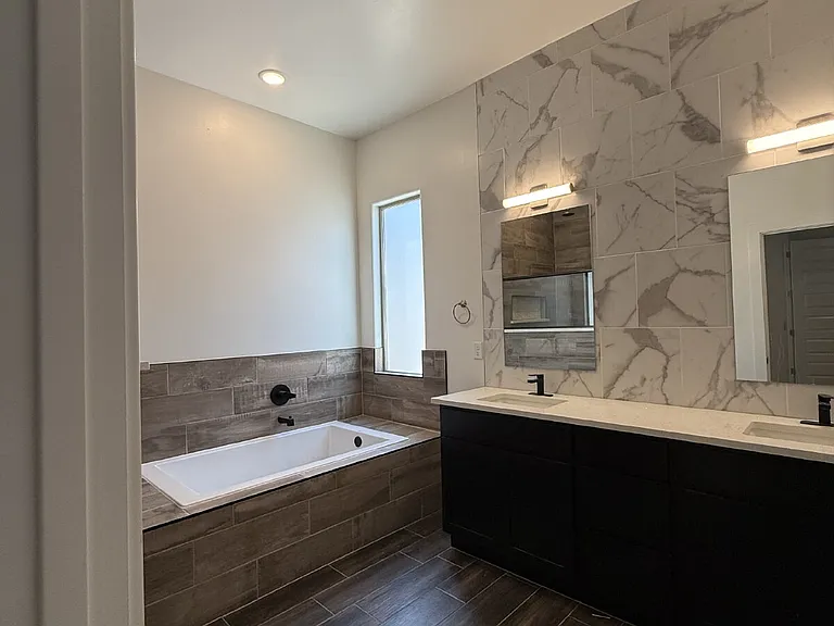 13389 Carterton Ave — Photo 42