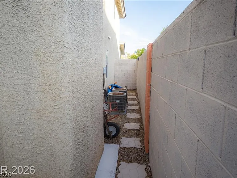 805 Old Mine Creek Ln — Photo 31