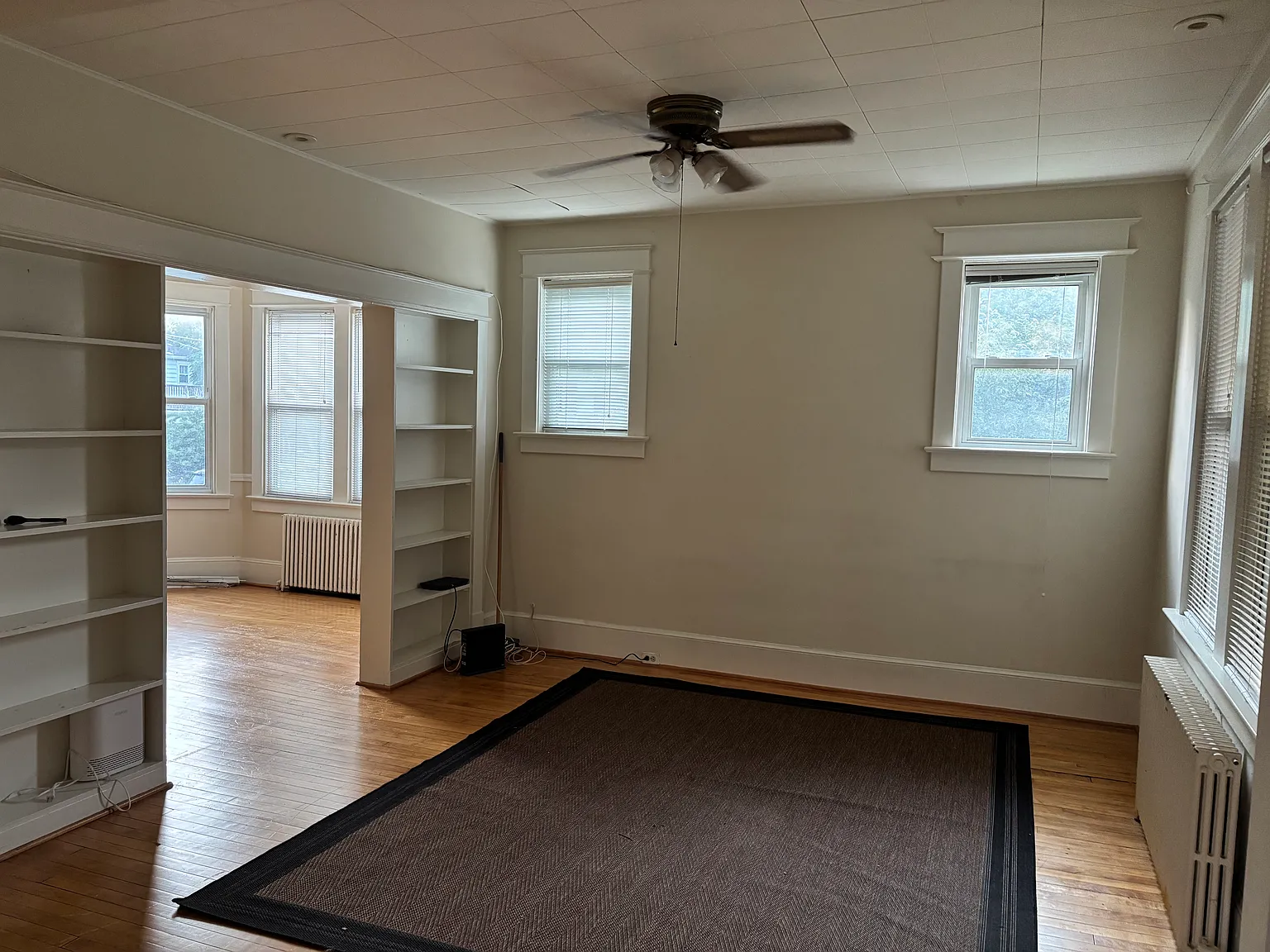 6 bed, 2128 sqft, $4,500 — Photo 3