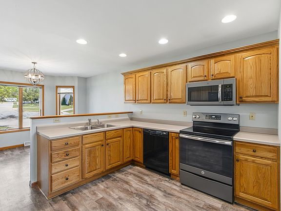 2nd image of 311 Douglas Ct