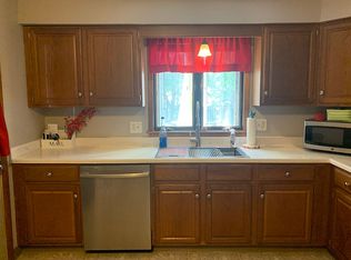 411 Sunflower Dr, Liverpool, NY 13088