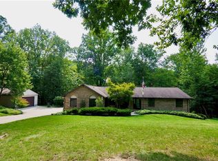19046 Laurel Dr, Walton Hills, OH