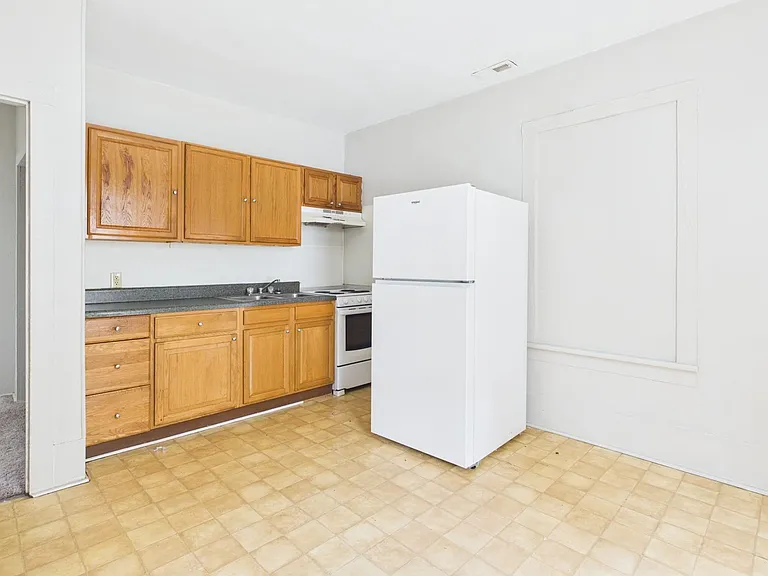 516 Park St #A — Photo 8
