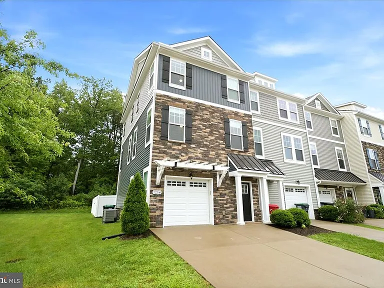 12260 Haydon Pl — Photo 2