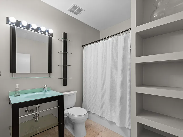 4100 Forest Park Ave #507 — Photo 17