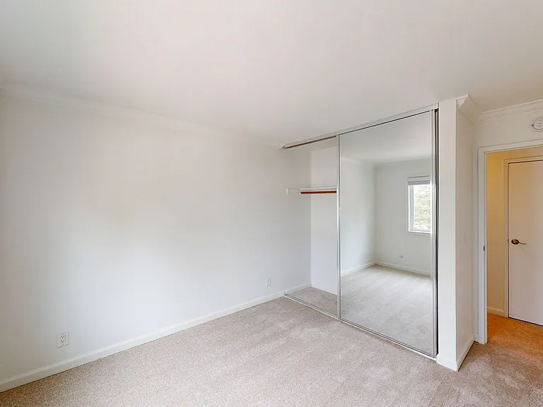 521 Alameda Del Prado #325 — Photo 11