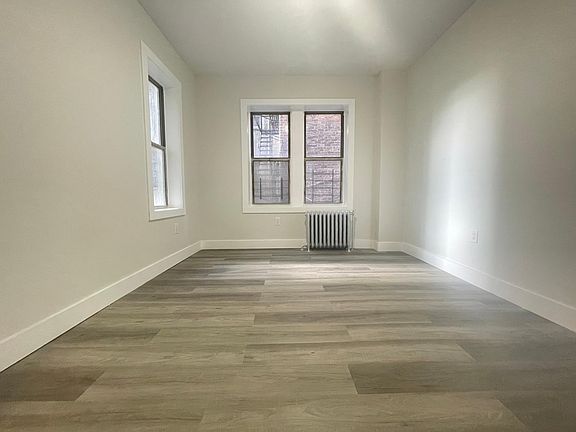 5th image of 9 Gifford Ave #15D
