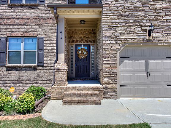 3rd image of 613 Besra Dr
