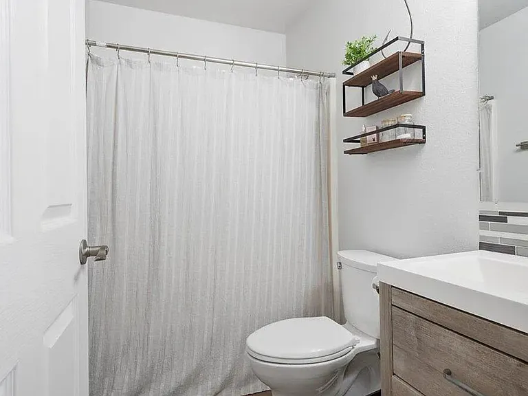 1551 N Lucille St — Photo 4