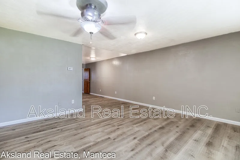2 bed, 1.0 bath, 1100 sqft, $2,250 — Photo 4