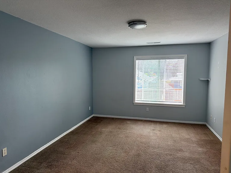 3228 N Main St — Photo 33