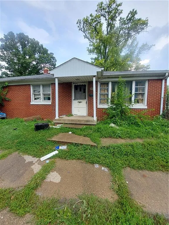 1101 N Exeter Ave photo 1
