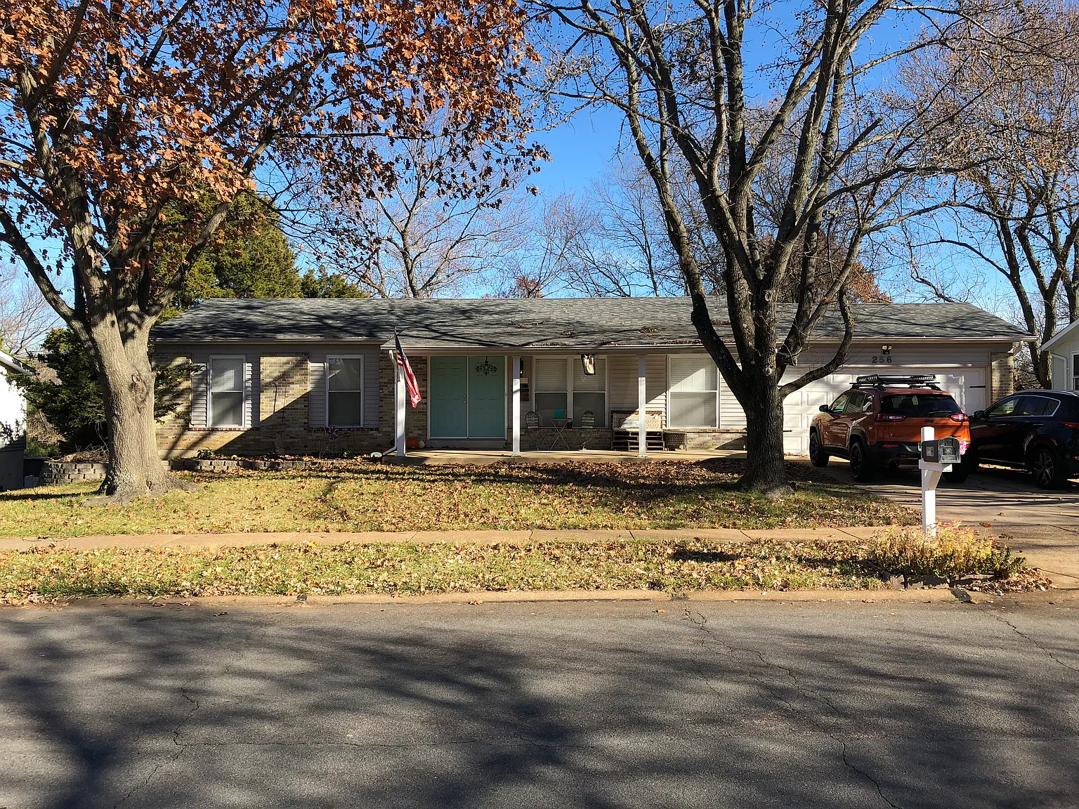 256 Braeshire Dr photo 1