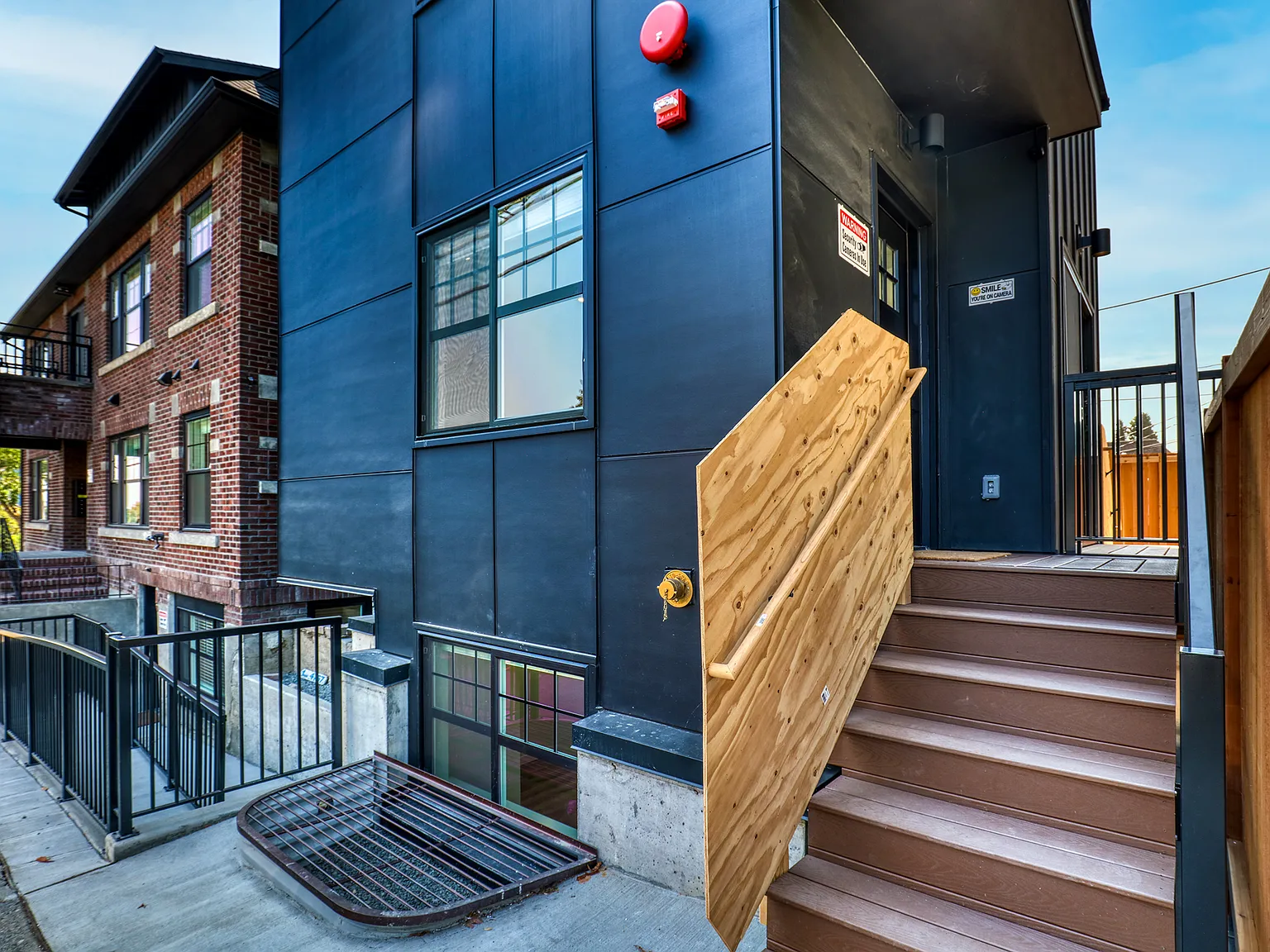 6 bed, 1500 sqft, $7,995 — Photo 3