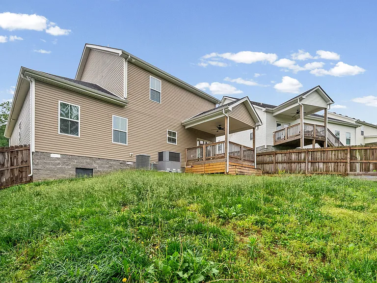 1042 Winesap Rd — Photo 38
