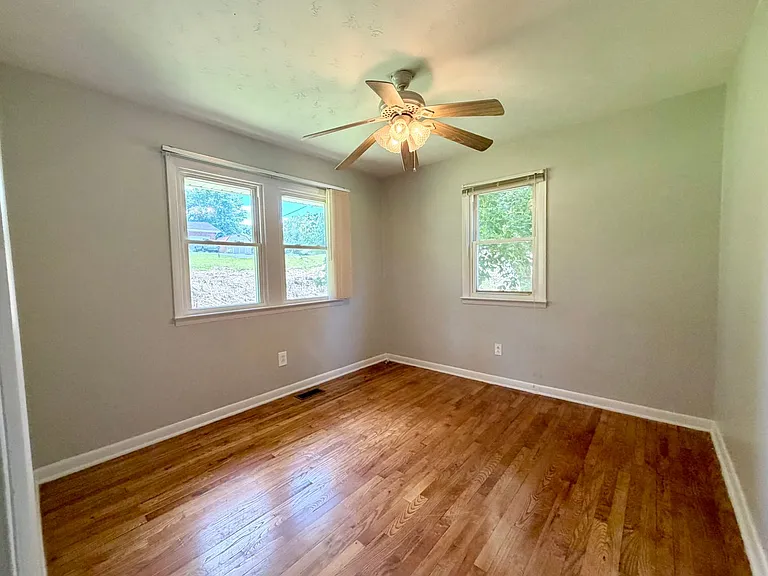 126 Proffitt Ln — Photo 9