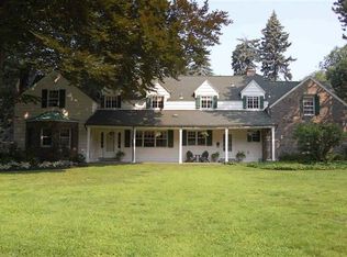 20 Loudon Hts N, Loudonville, NY 12211