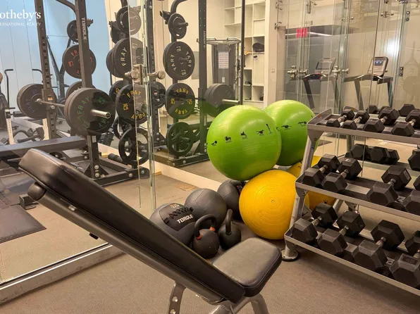 100 Norfolk Street image 18 of 27