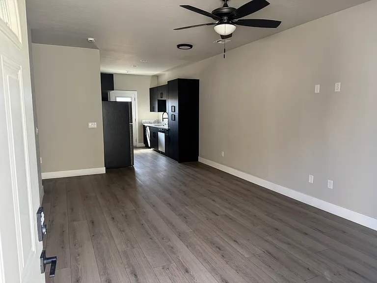 1341 E Arrowhead St #2 — Photo 12