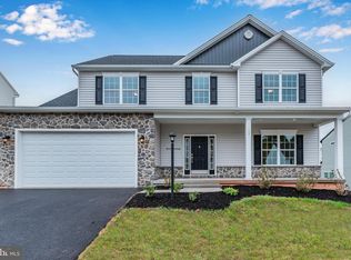 200 Red Maple Dr, Etters, PA 17319