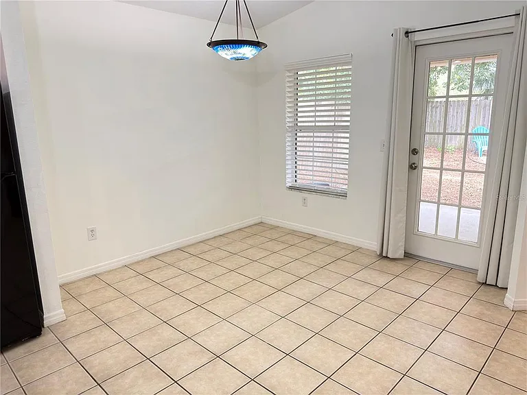 414 Ulelah Ave — Photo 10