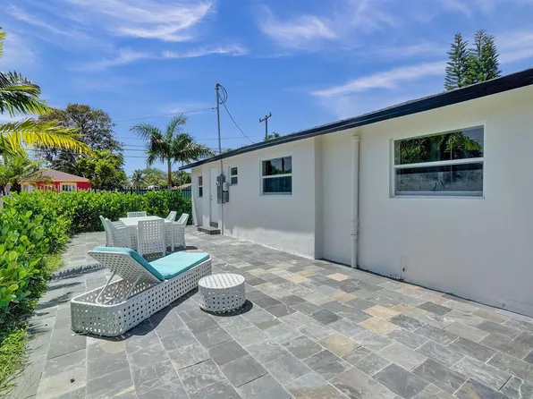 8021 NW 1st Pl, Miami, FL 33150