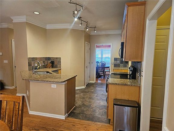 5th image of 2545 Cobble Creek Ln