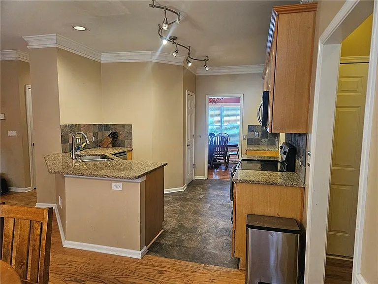 2545 Cobble Creek Ln — Photo 5