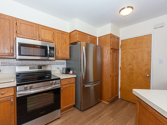 5th image of 842 Hannah Ave