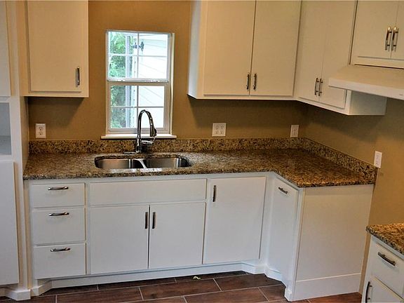 4th image of 1116 SW 48th St