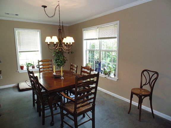 3rd image of 524 Wedgewood Dr