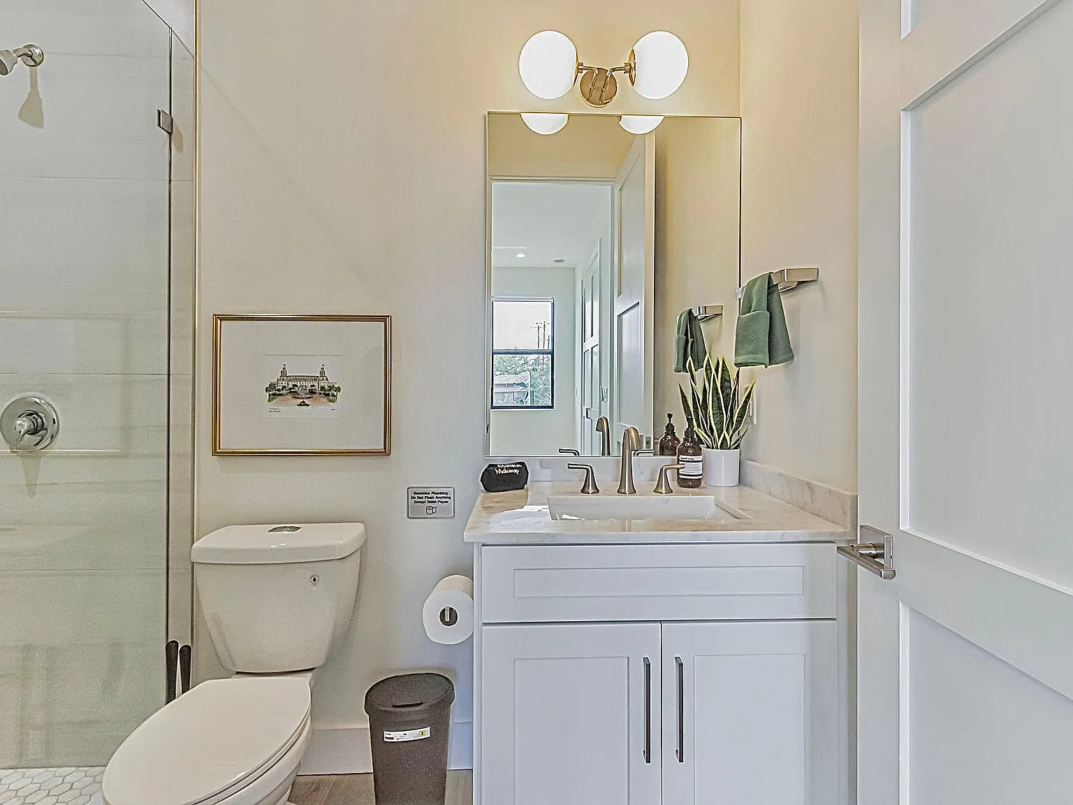 436 Monroe Dr — Photo 3