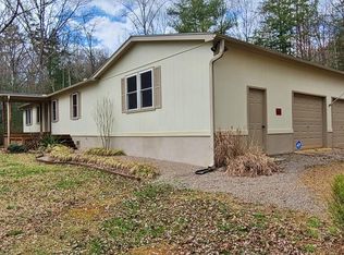 370 Saunders Rd, Franklin, NC 28734