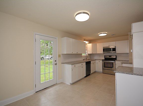 5th image of 4040 Tallman Dr