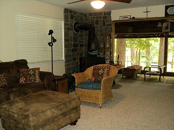 5th image of 349 Sunset Dr