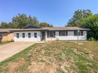 328 NW Jayellen Ave, Burleson, TX 76028