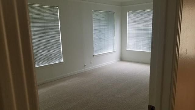 2nd image of 501 Exeter Rd